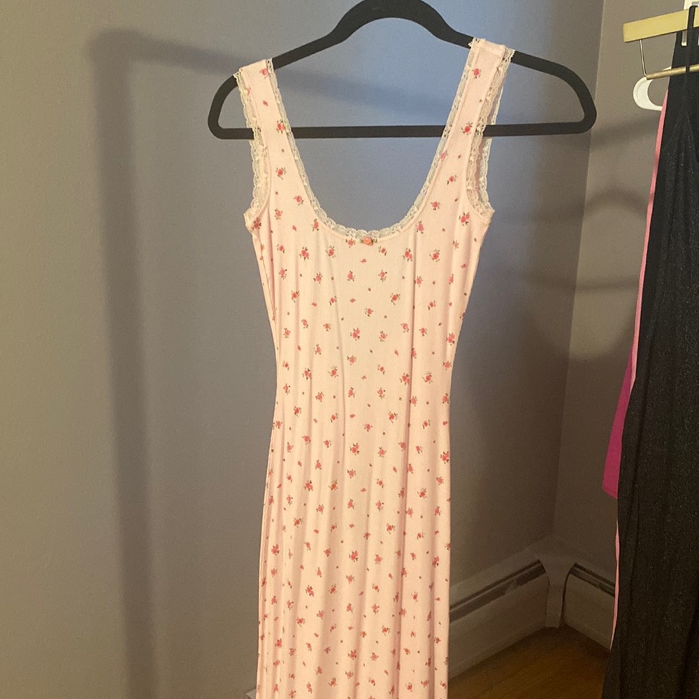Skims SOFT LOUNGE LACE SCOOP NECK DRESS | ROSE PRINT - ROSE PRINT / XS 0-2